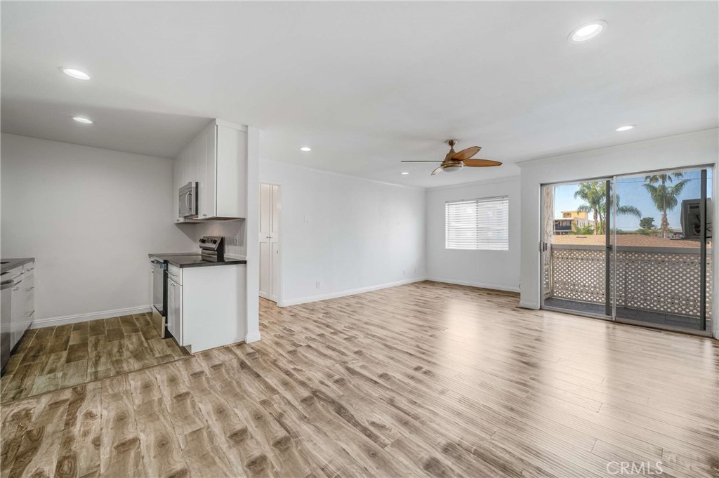 3565 Linden 255