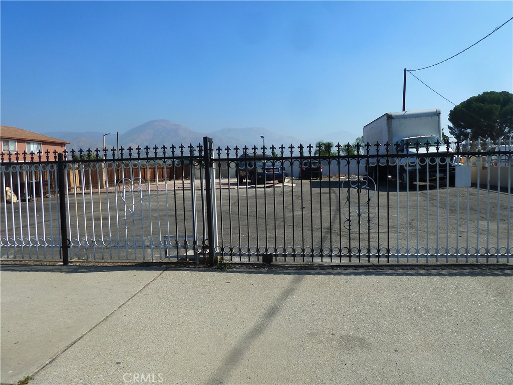 3119 N Golden
