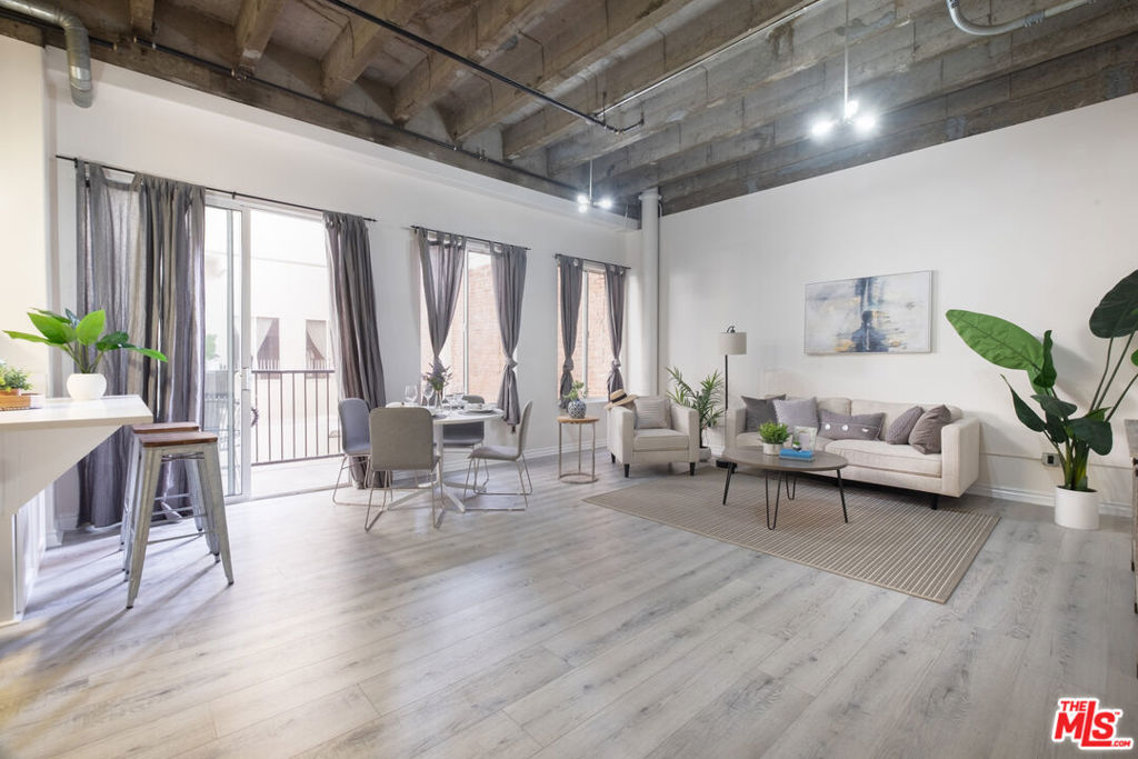 312 W 5th Street 606