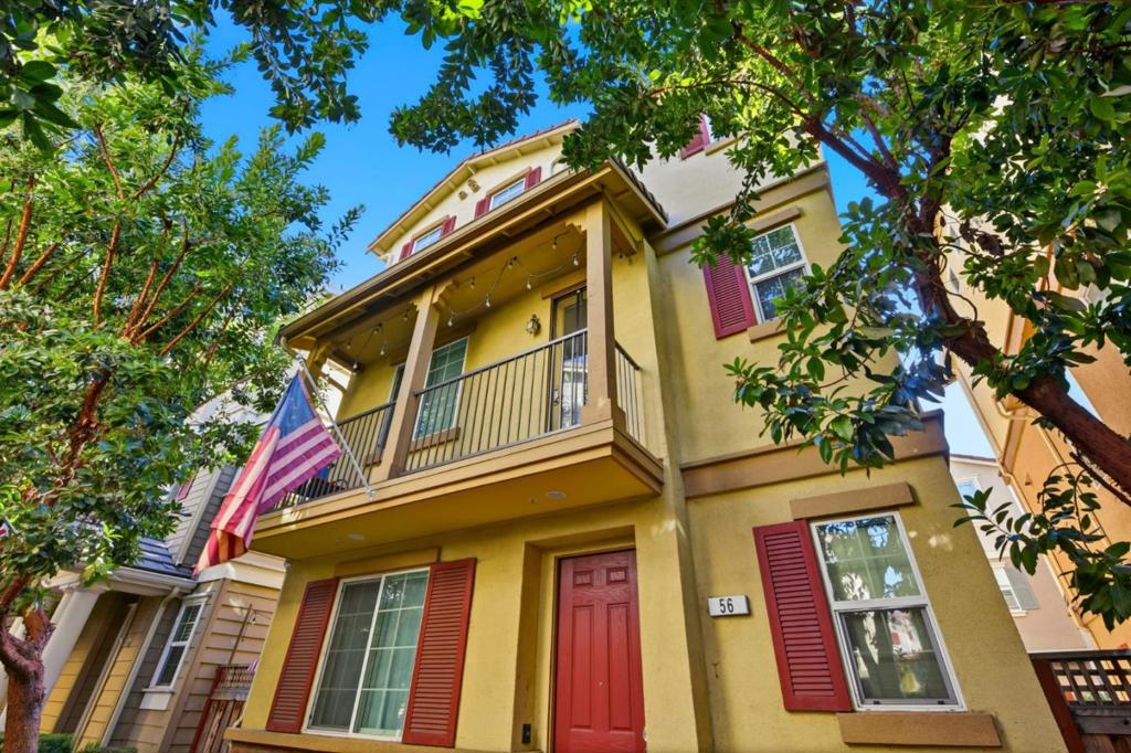 56 Regency Place