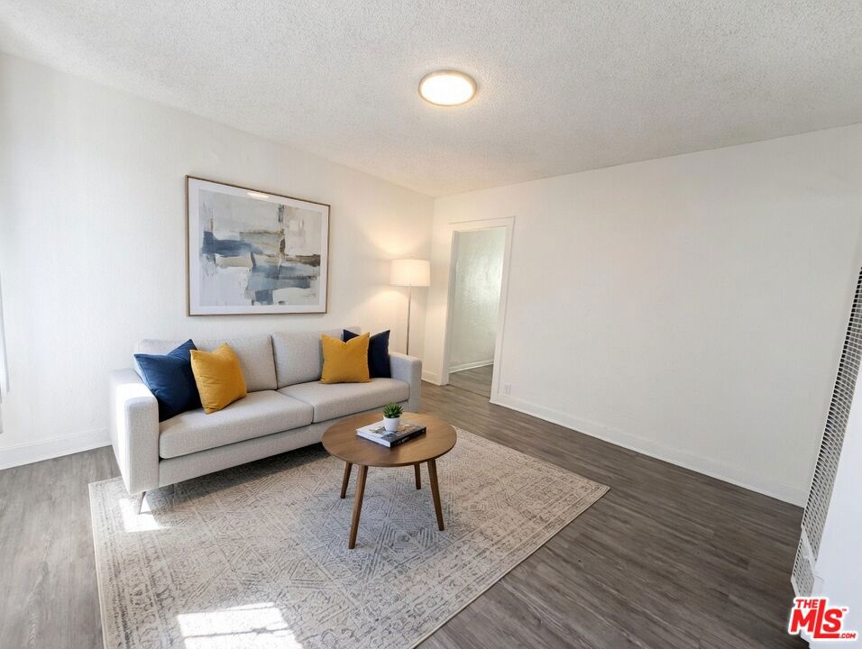 2621 Magnolia Avenue 2621 1/4