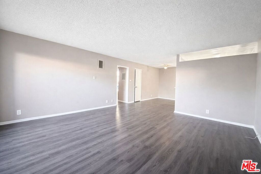 1208 W Adams Boulevard 6