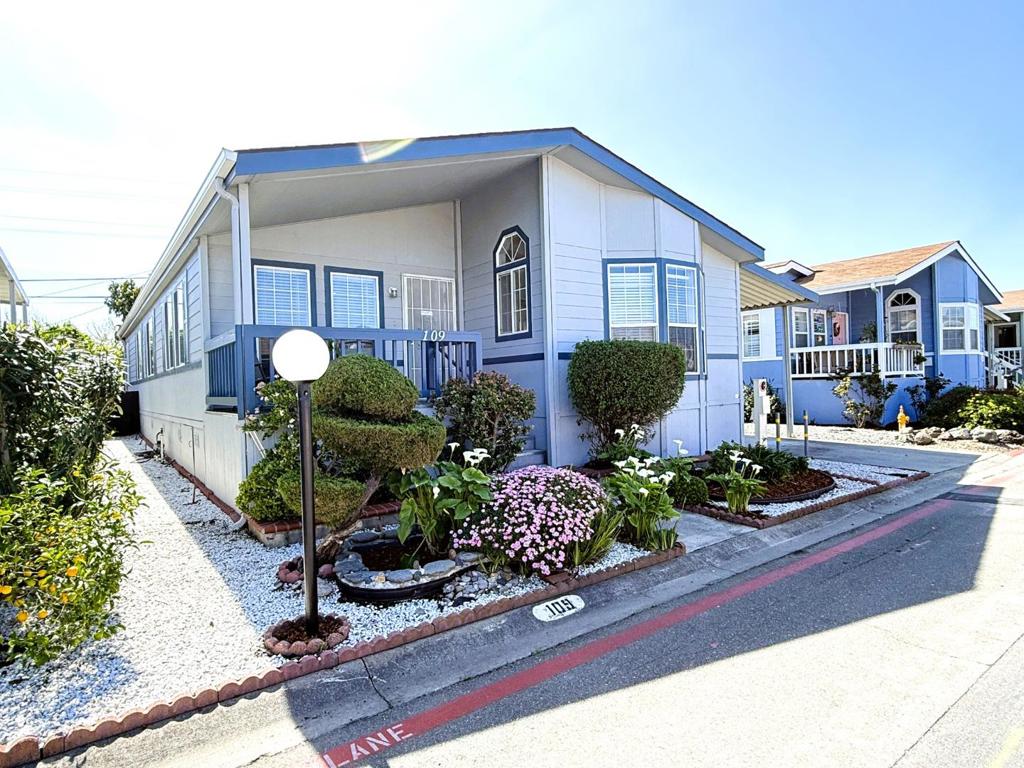 1220 Tasman Drive 109