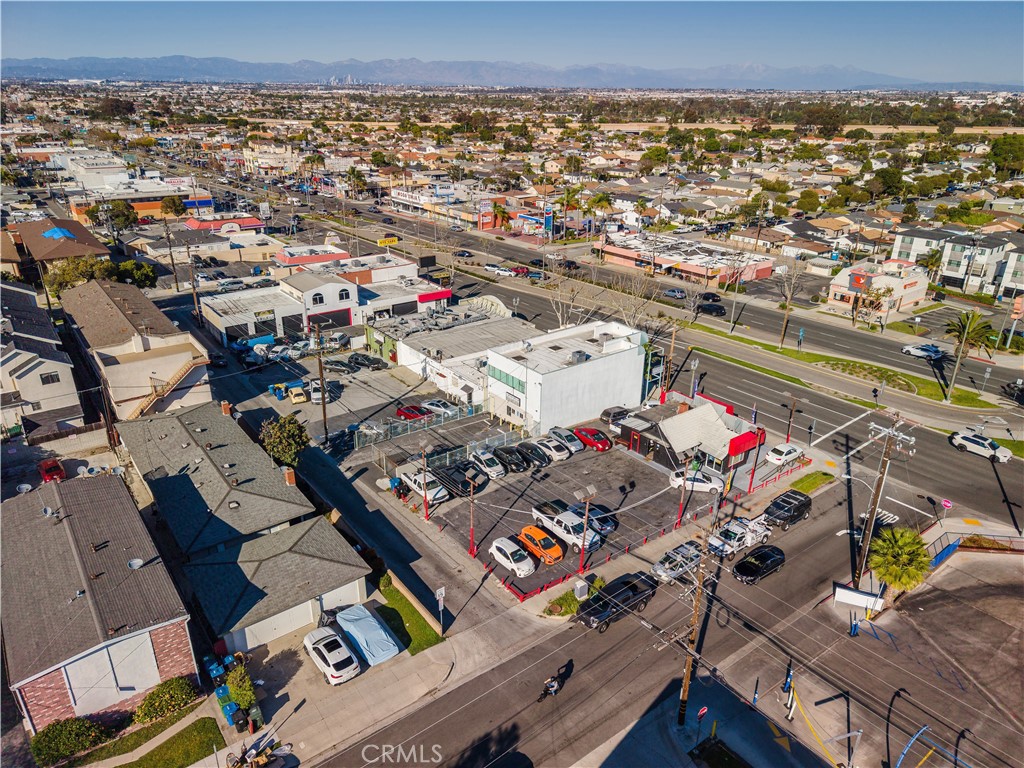 17025 Hawthorne