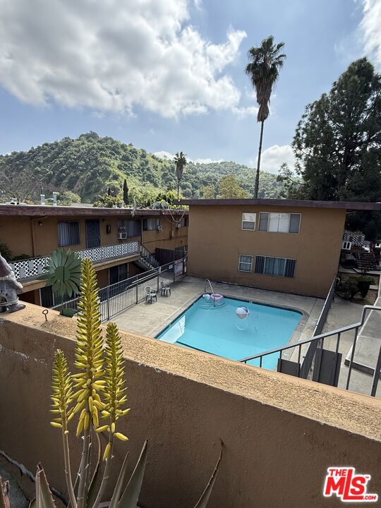 281 S Avenue 52