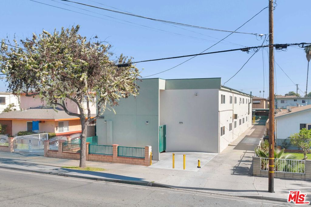 6522 Bear Avenue