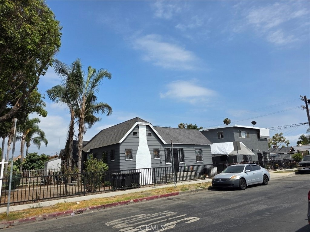 402 E 92nd