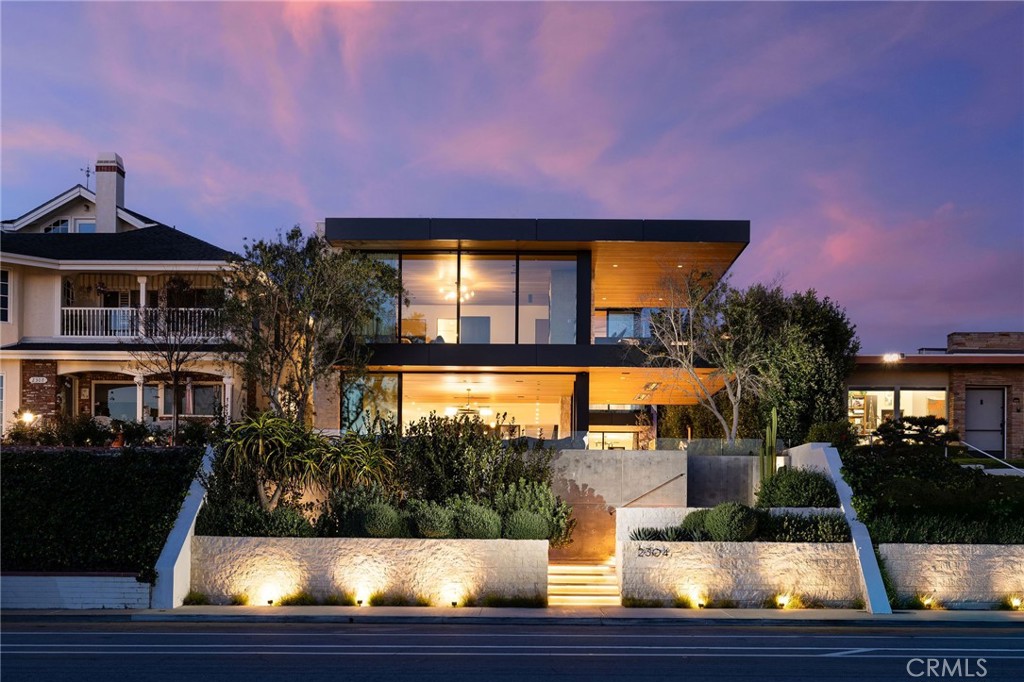 2304 Cliff