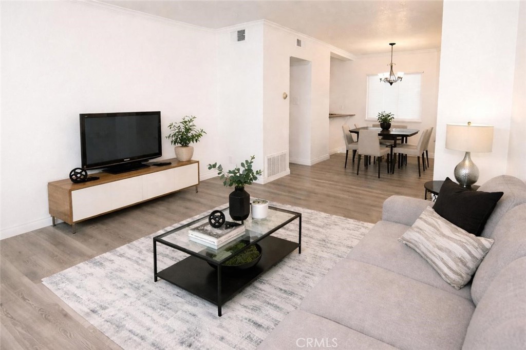 7632 Topanga Canyon 117