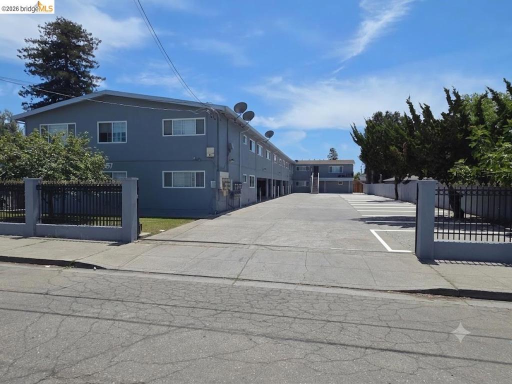 257 Poplar Ave