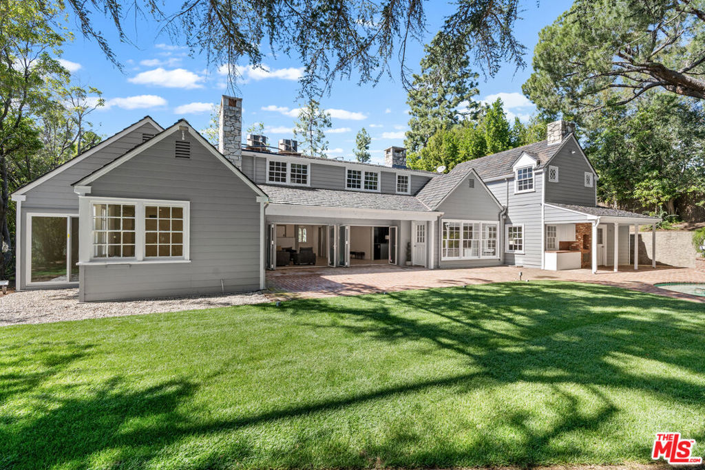 926 N ALPINE Drive