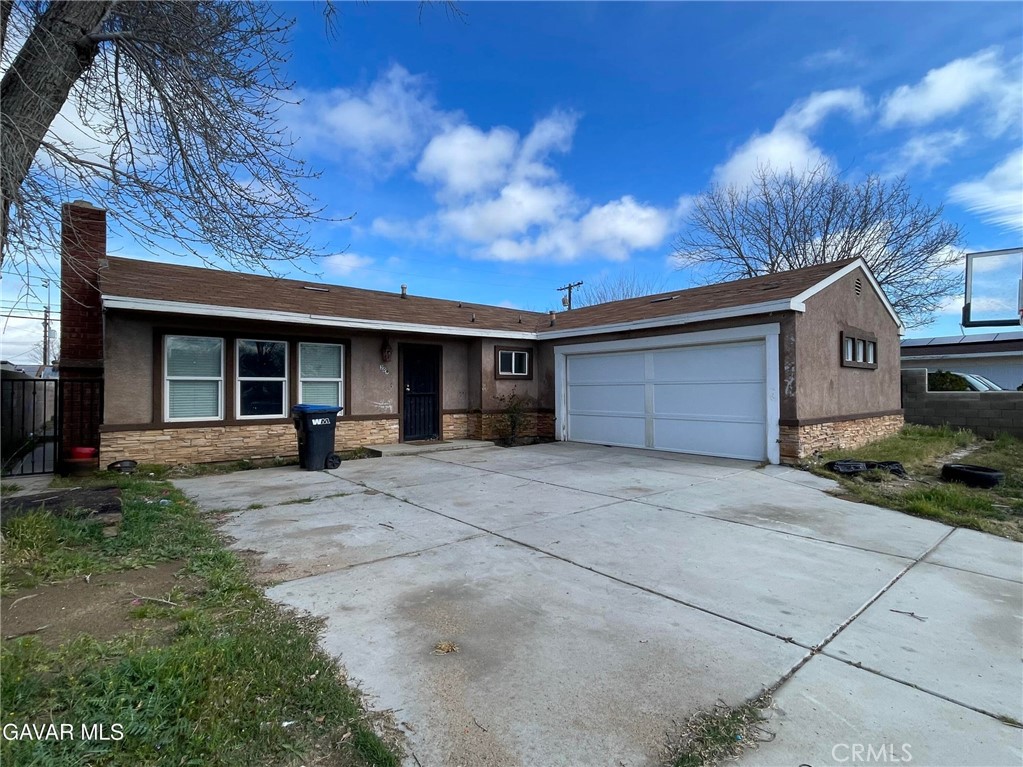 309 E Avenue J13