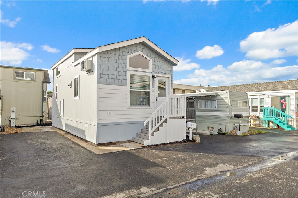 1477 Grand Ave 52