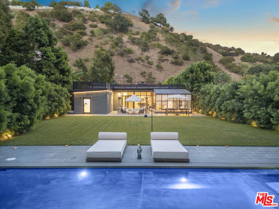1833 Franklin Canyon Drive