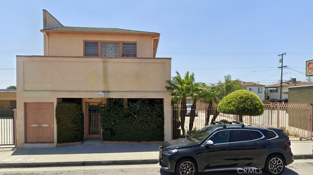 3527 W Beverly Boulevard
