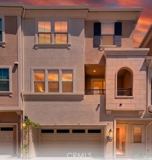 606 White Oaks