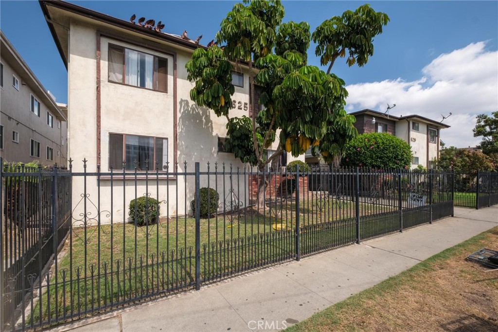 625 E 99th