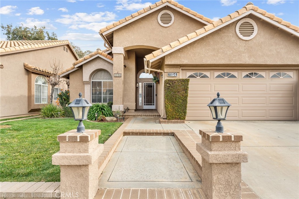 1154 Fairway Oaks