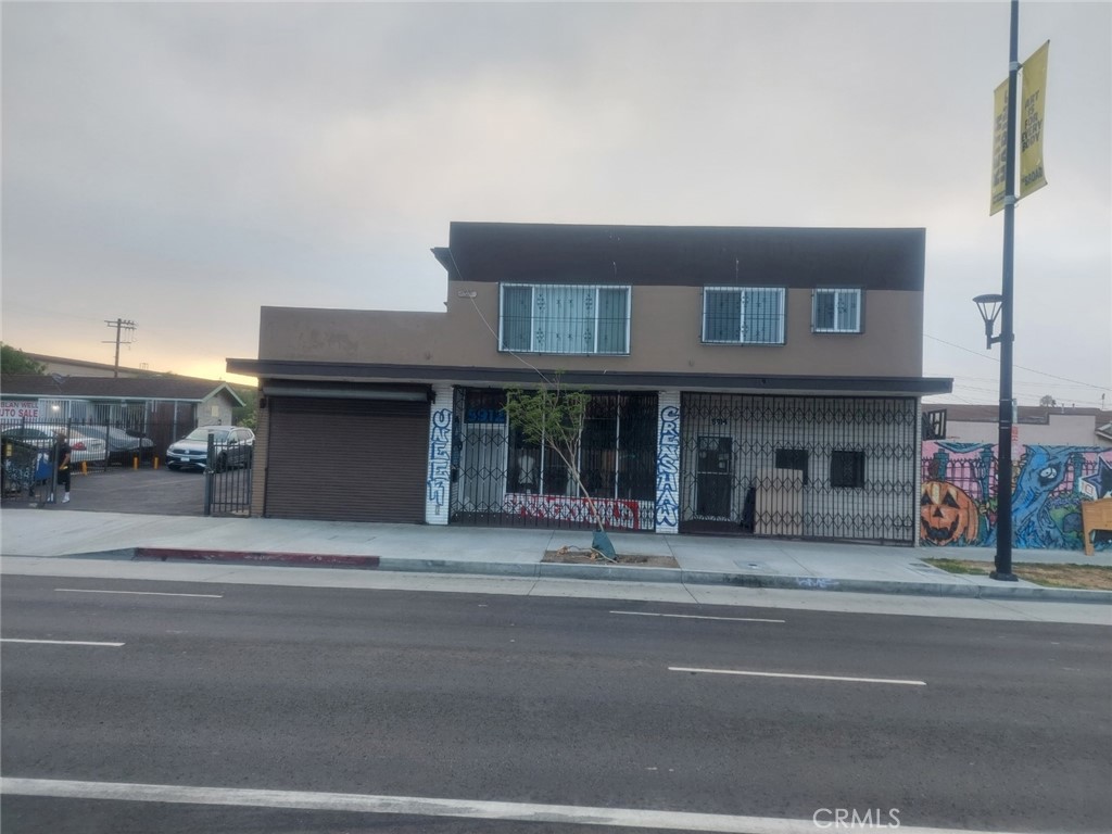 5908 Crenshaw