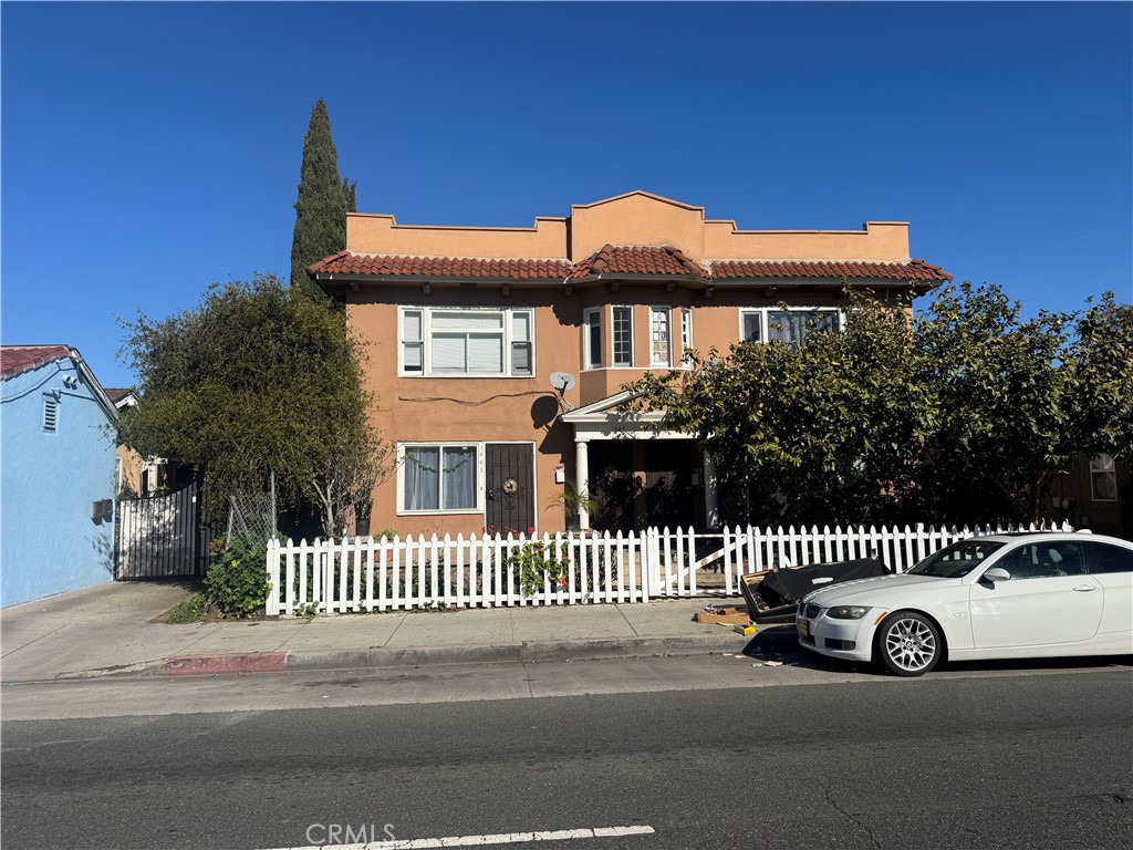 1443 E 7th
