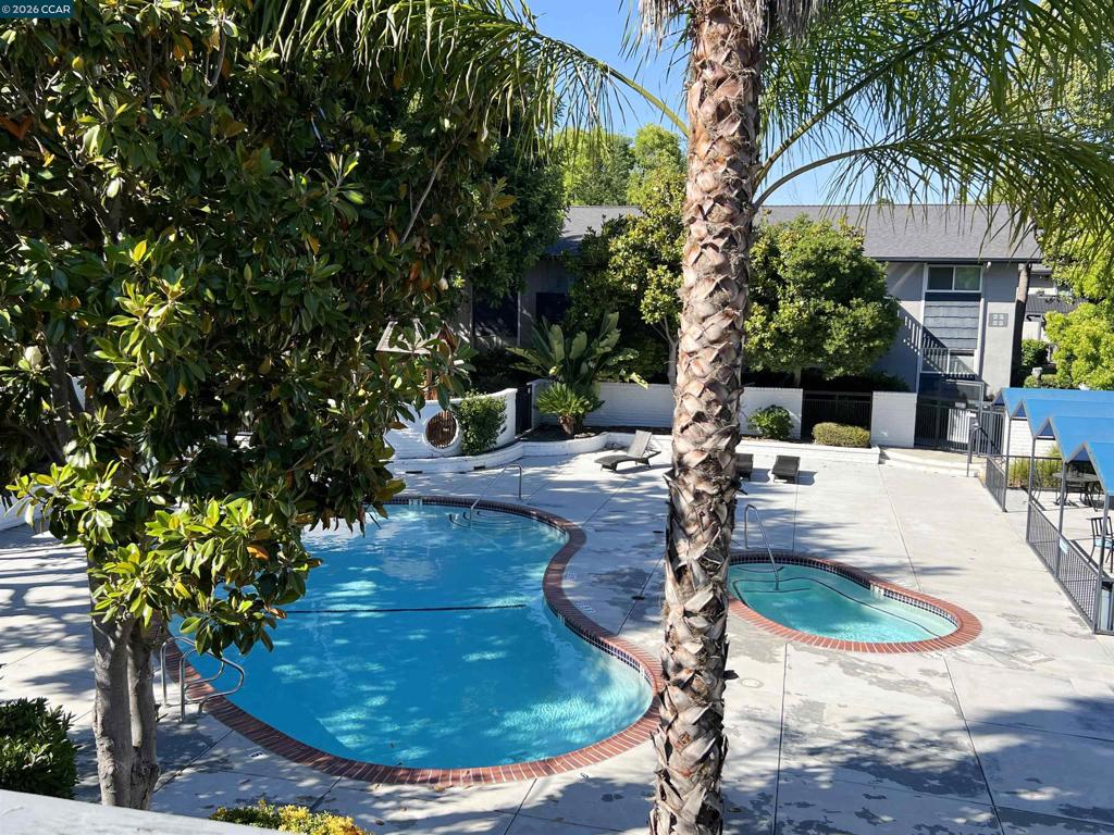 9085 Alcosta Blvd 424