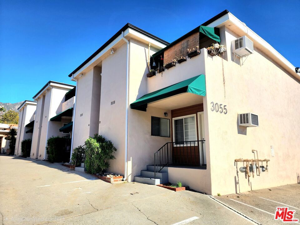 3055 Foothill Boulevard 1