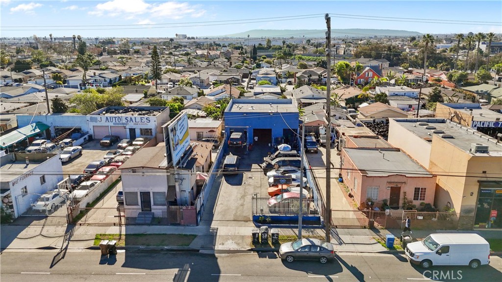 3846 W Imperial