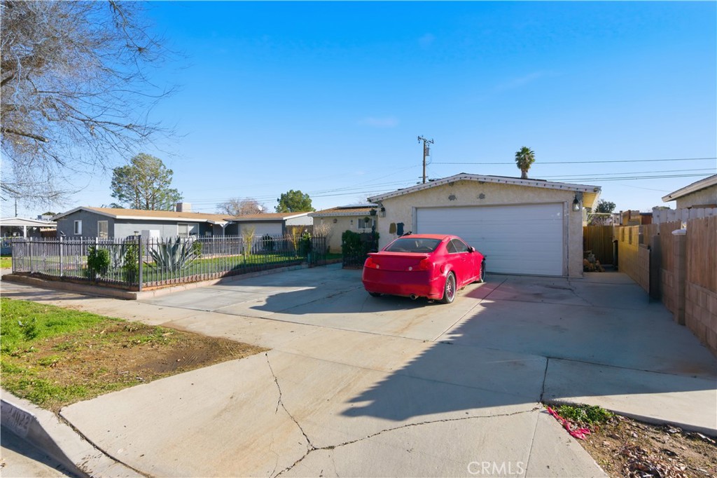 44022 Stanridge Avenue