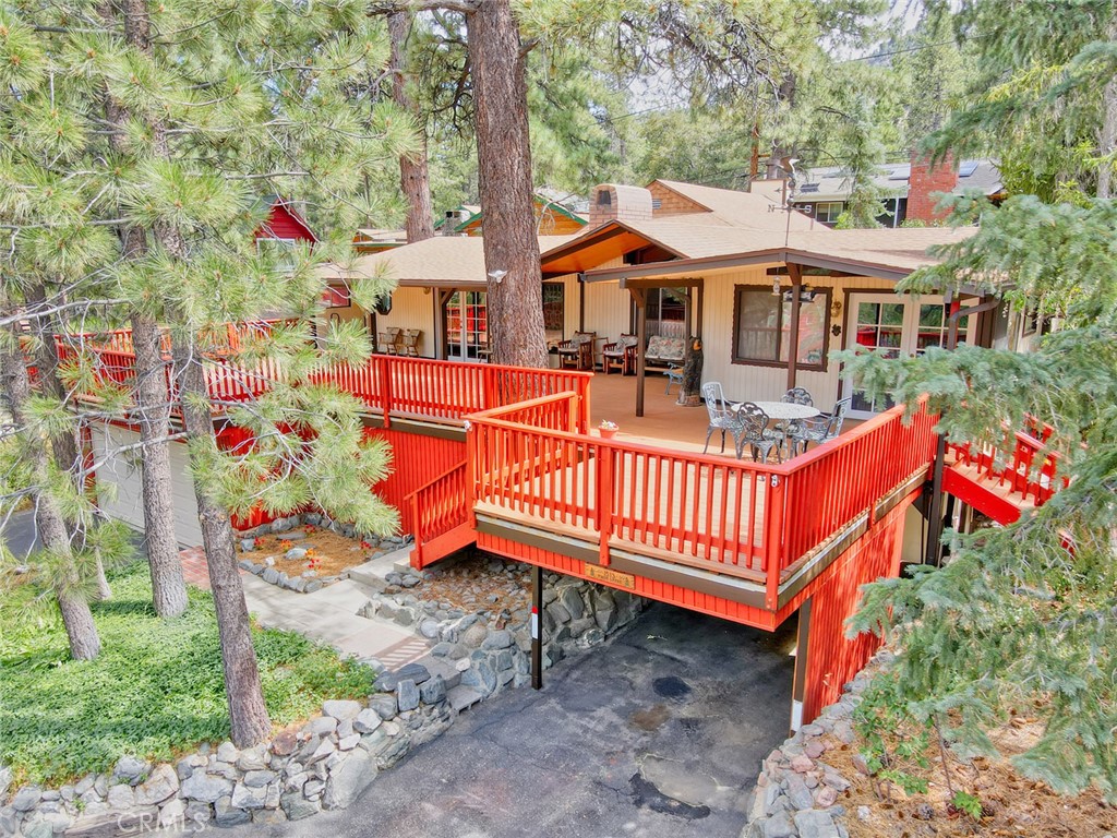 1513 Twin Lakes