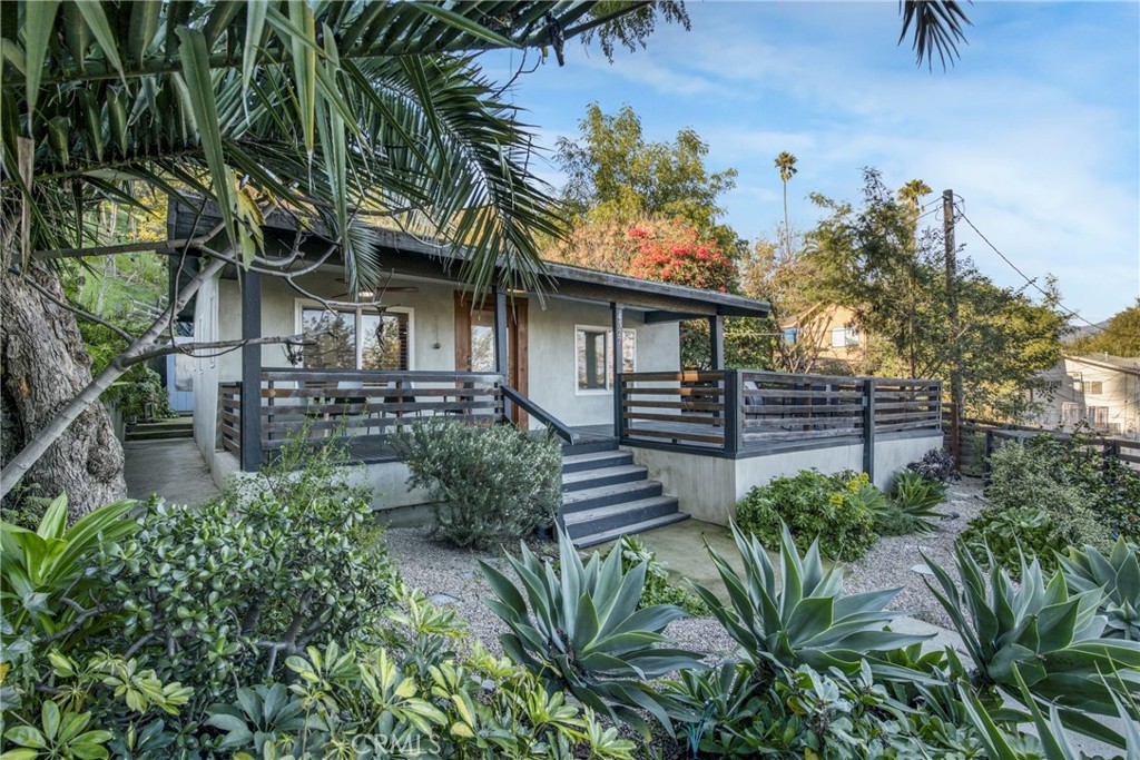 4527 E Rose Hill
