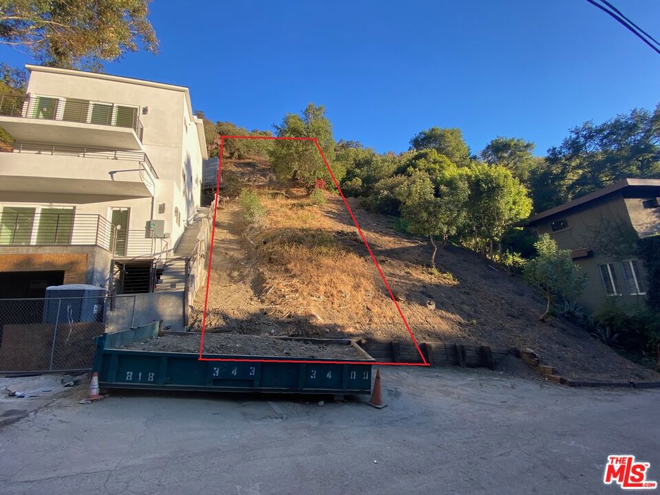 9812 Portola Drive