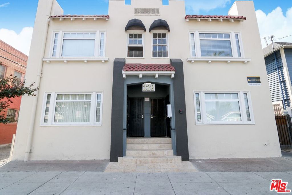 328 W 8th Street