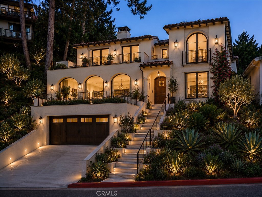1112 VINCENT Way