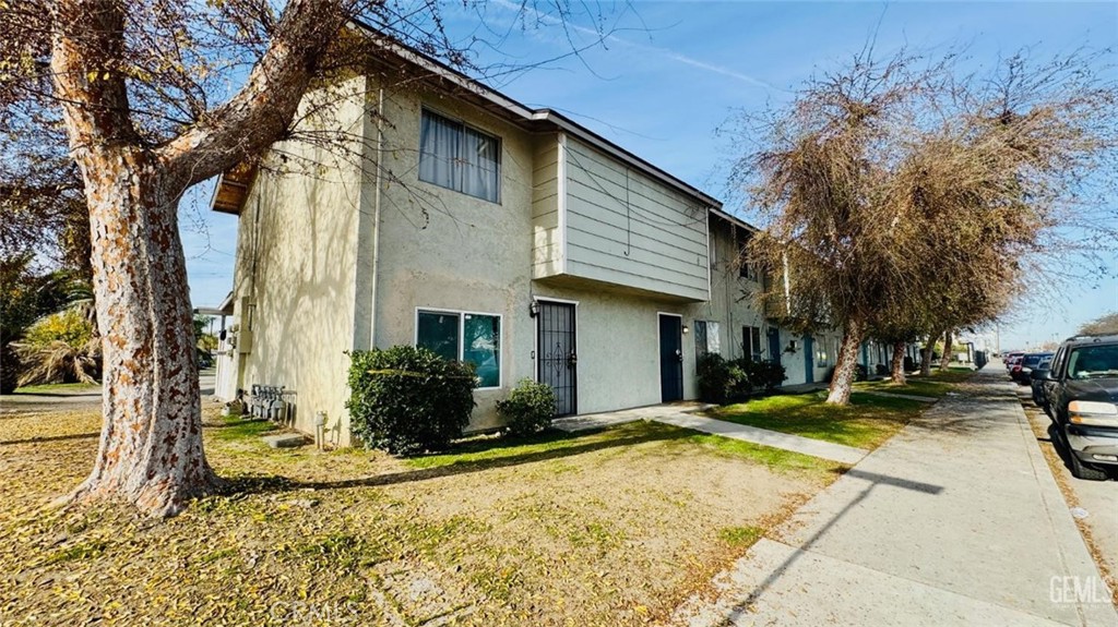 2909 S Chester