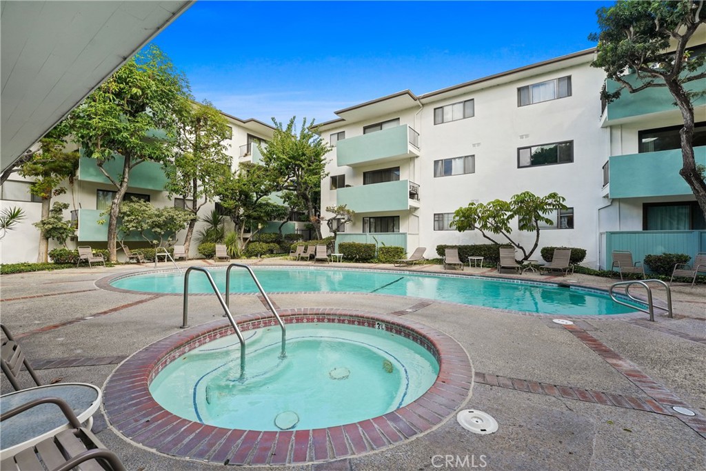 5000 S Centinela 101