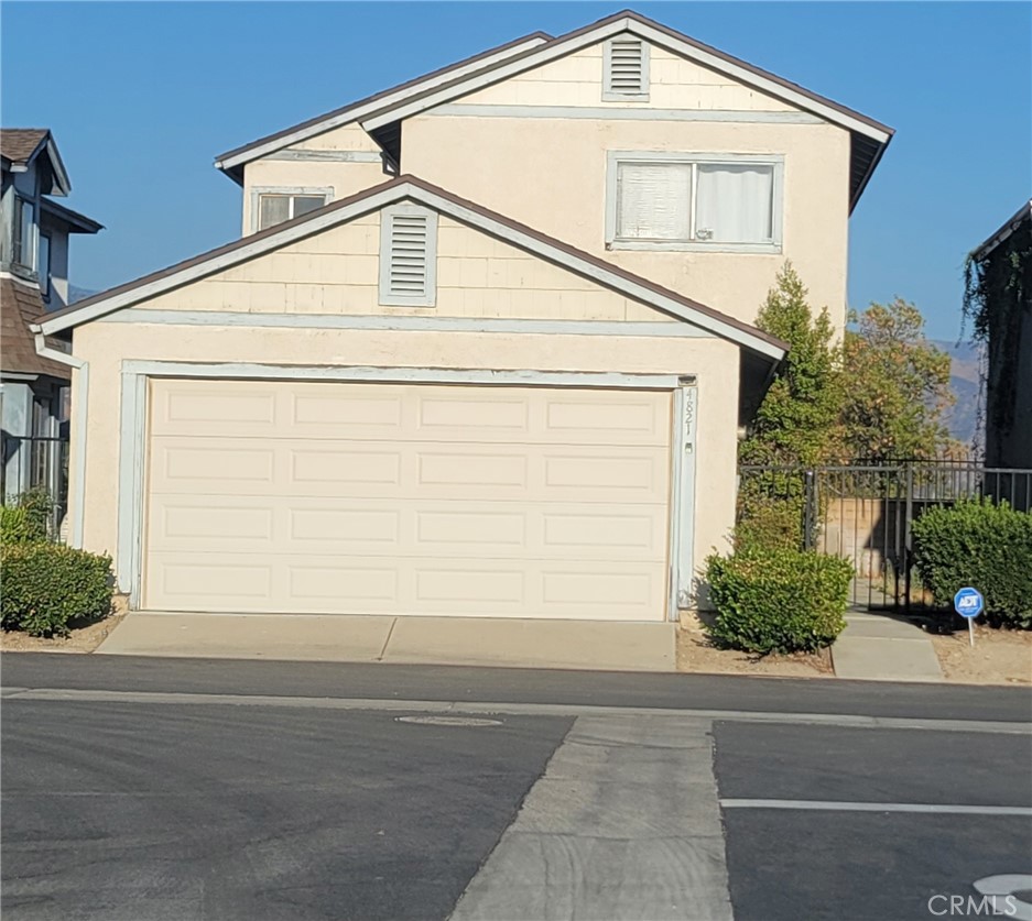 4821 Village Green