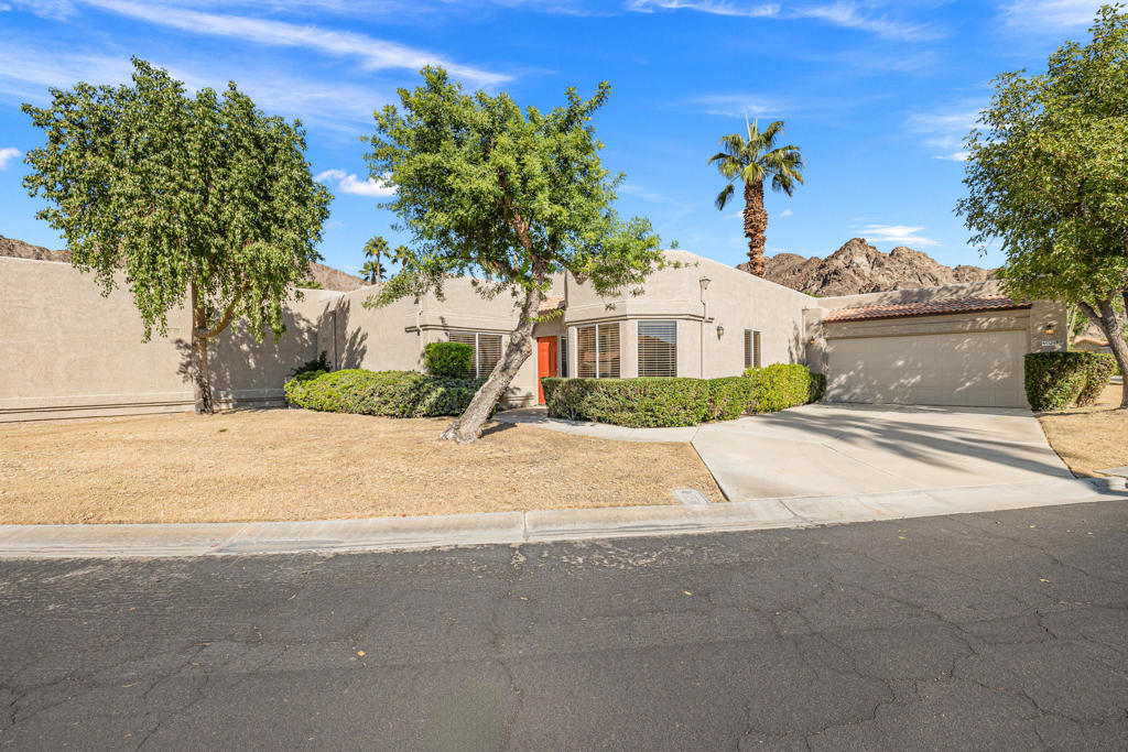 48524 Via Encanto