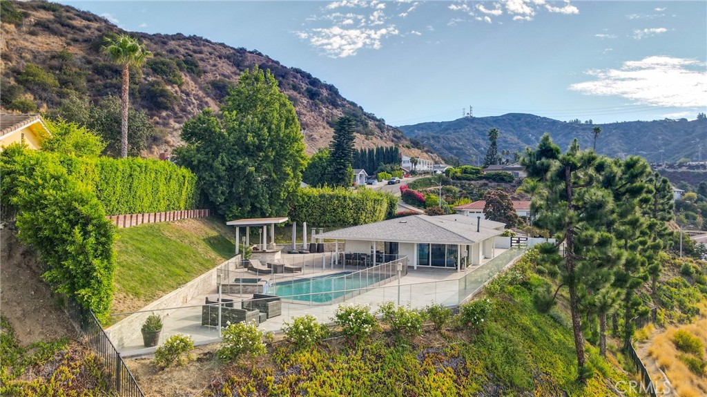2461 Allanjay Place