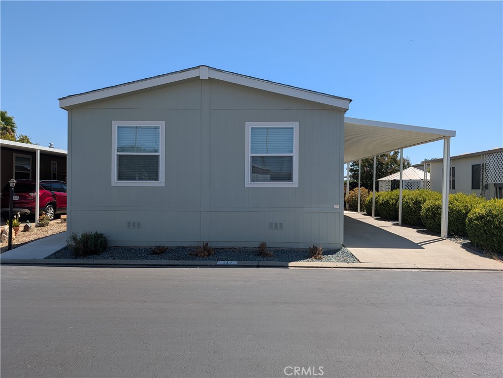 2240 Golden Oak Ln #117