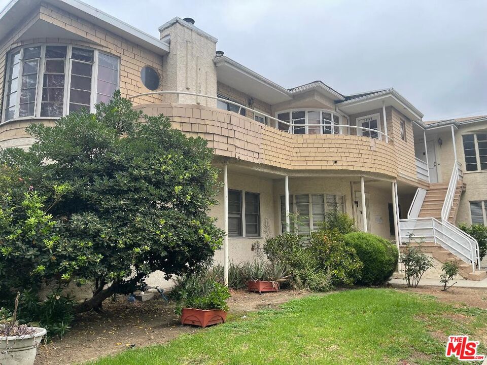 3757 Los Feliz Boulevard