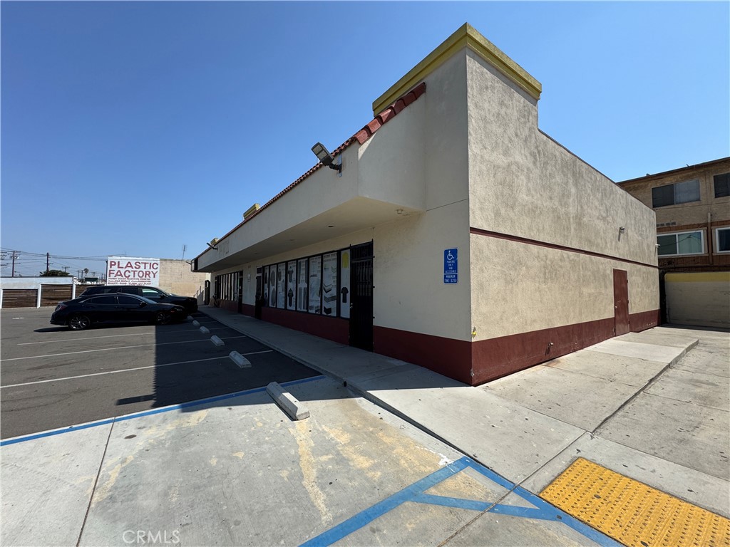 13850 S Normandie Avenue B-D