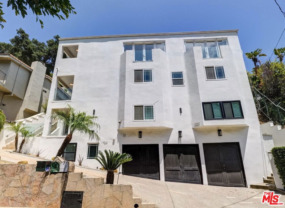 1754 Franklin Canyon Drive