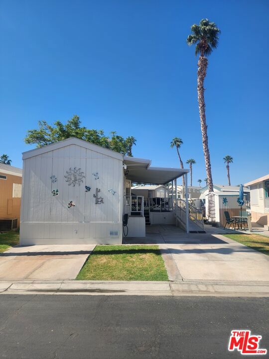 84136 Avenue 44 94