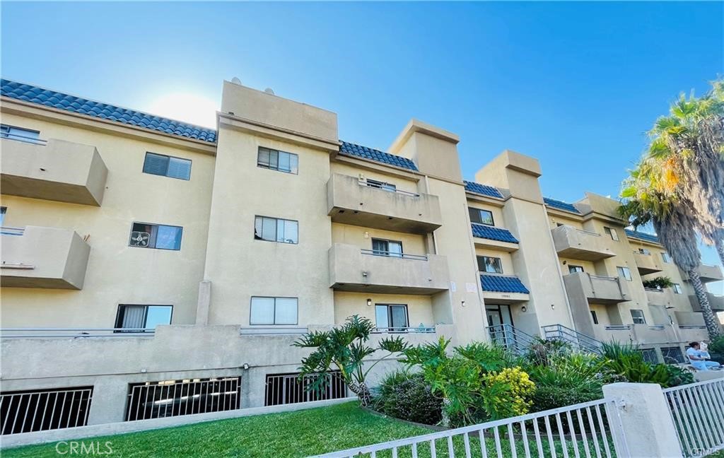 10901 LAUREL CNY BLVD #209