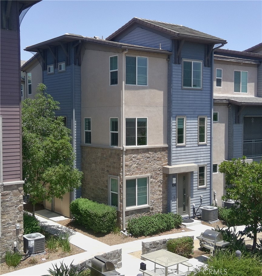 1014 Savi Drive 104