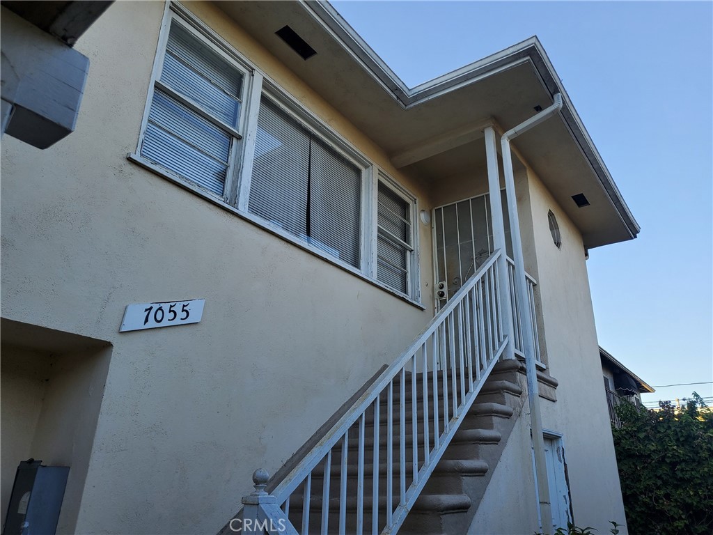 7055 S La Cienega Boulevard