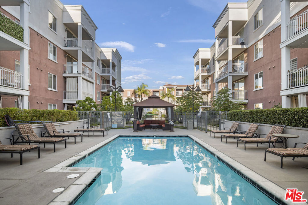 3740 Santa Rosalia Drive 212