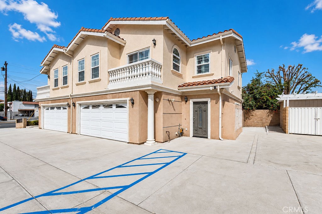 7592 Artesia