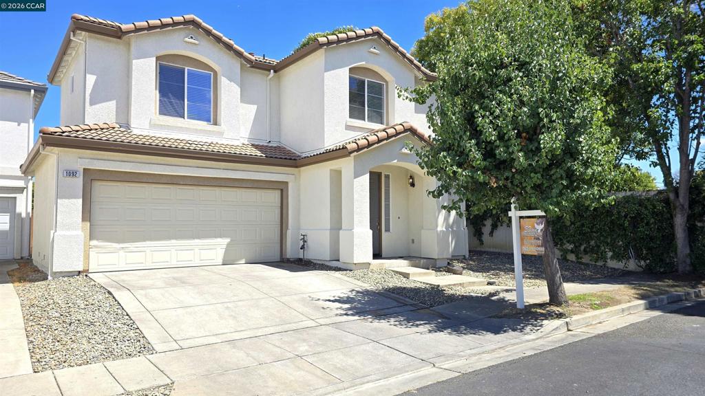 1092 Gardenia Ln