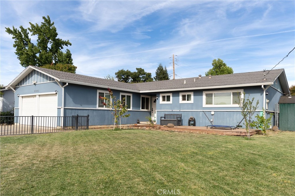 2220 Mariposa Avenue